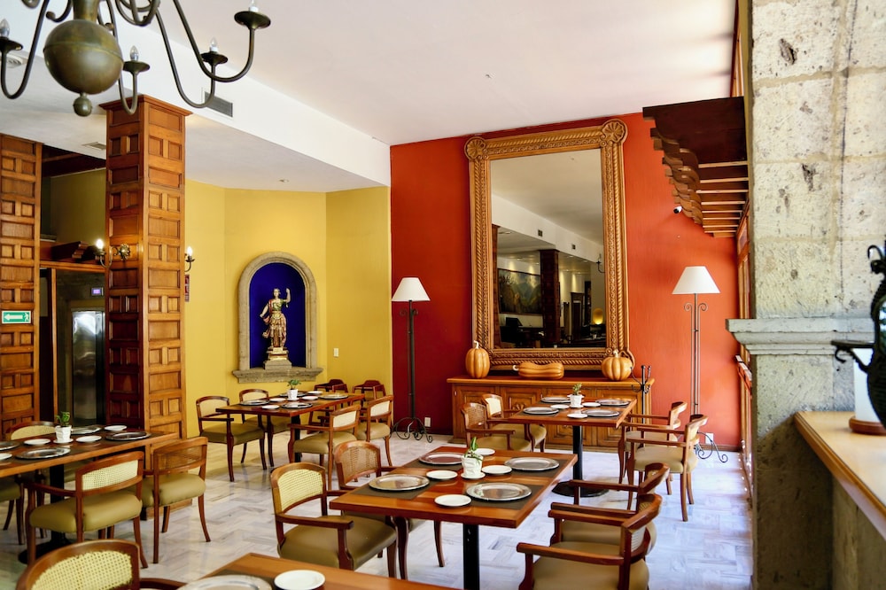 Hotel De Mendoza 42/57
