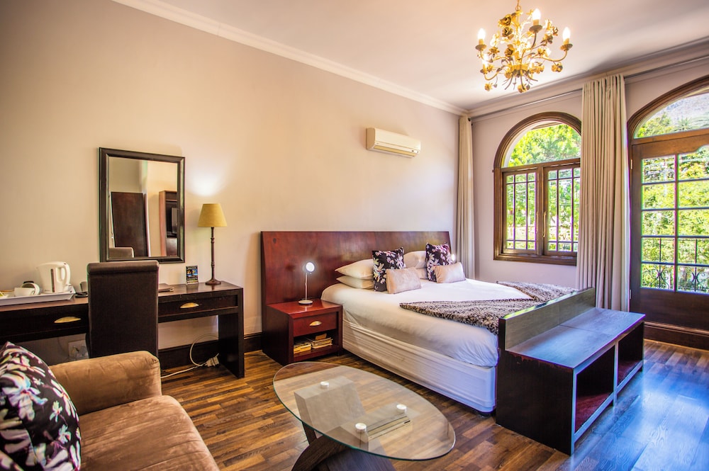 Cape Riviera Guesthouse 7/50