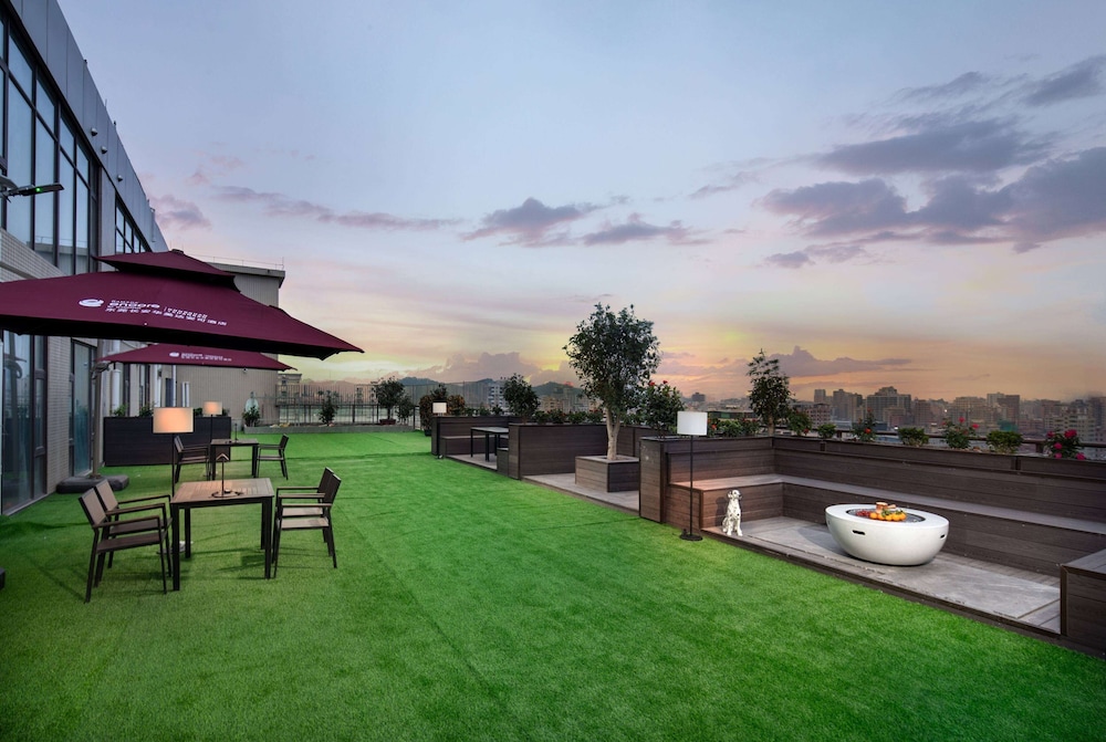 Ramada Encore by Wyndham Dongguan Chang an 16/18