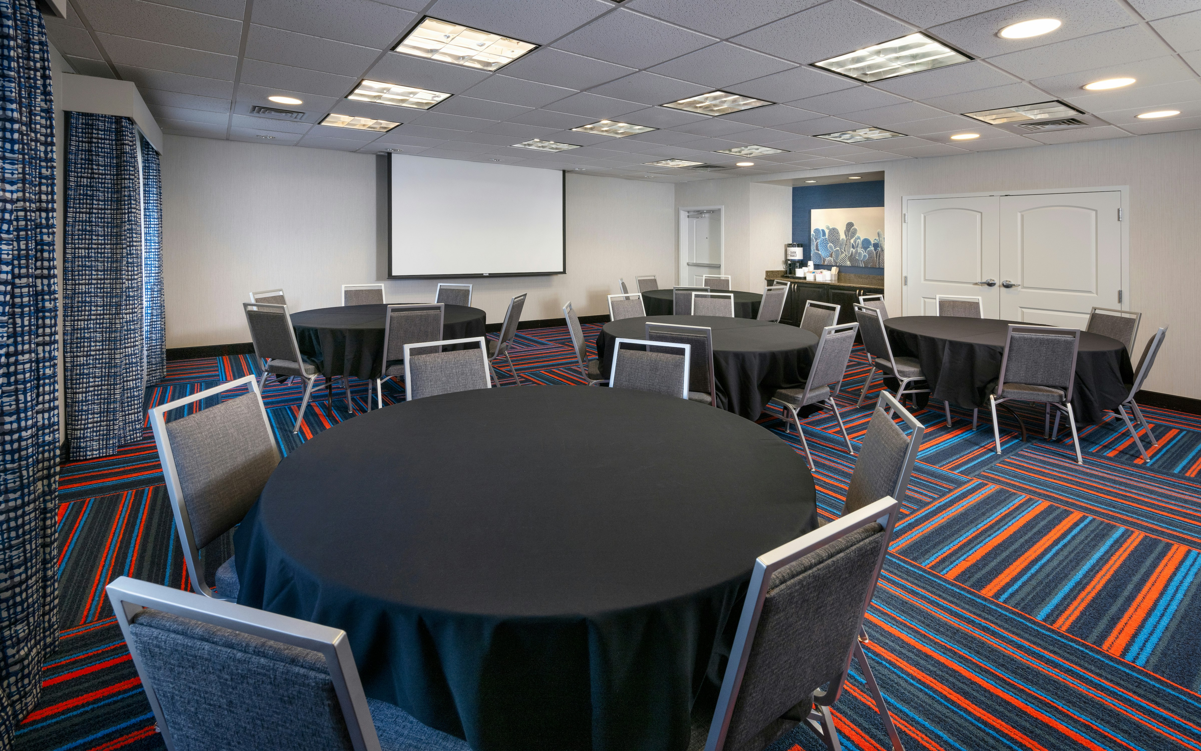 Hampton Inn & Suites Phoenix North/Happy Valley 34/43
