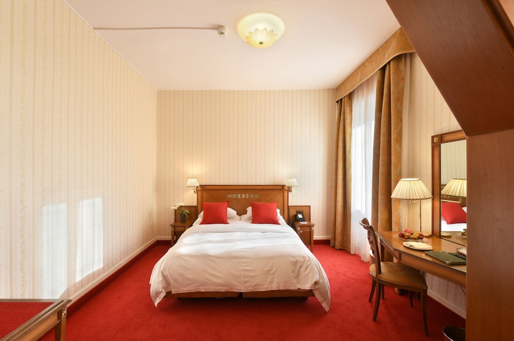 GOLF HOTEL RENE CAPT 21/67