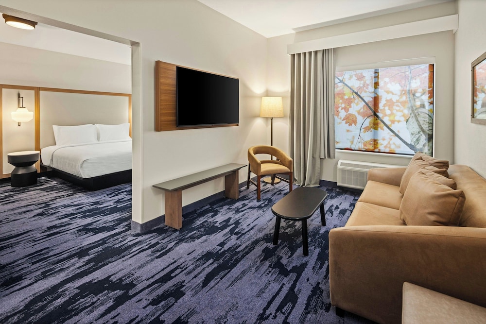 Fairfield Inn & Suites by Marriott Cedar Rapids North 32/52