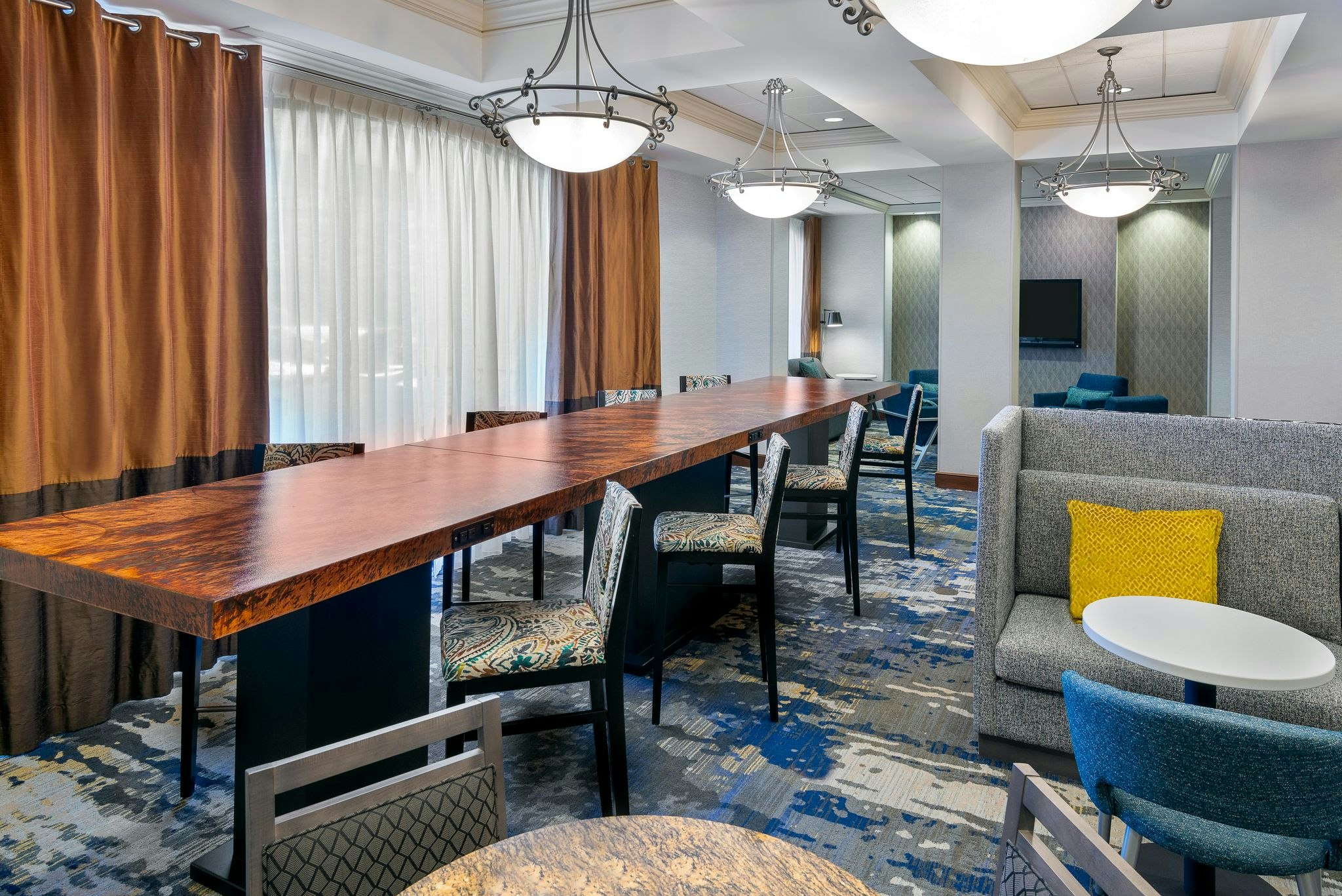 Hampton Inn & Suites Kansas City-Country Club Plaza 52/57