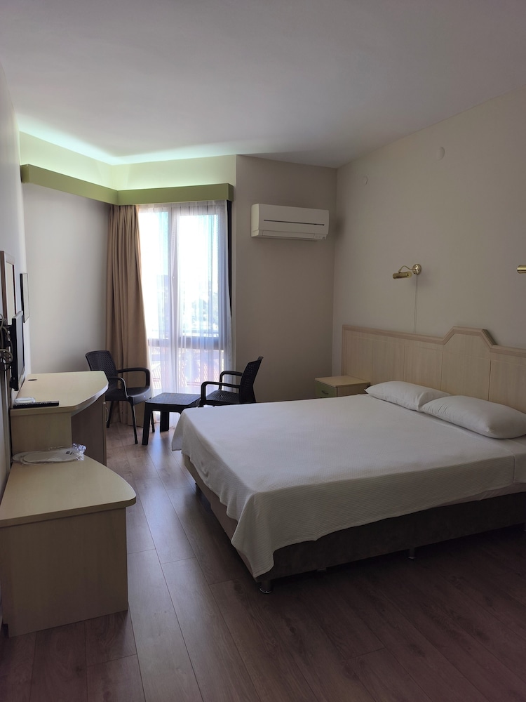 Ridvan Hotel 35/69