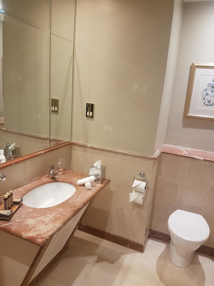 The Cliff Townhouse 46/50
