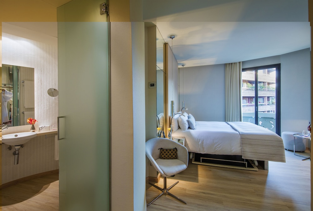 Cram Hotel 30/72