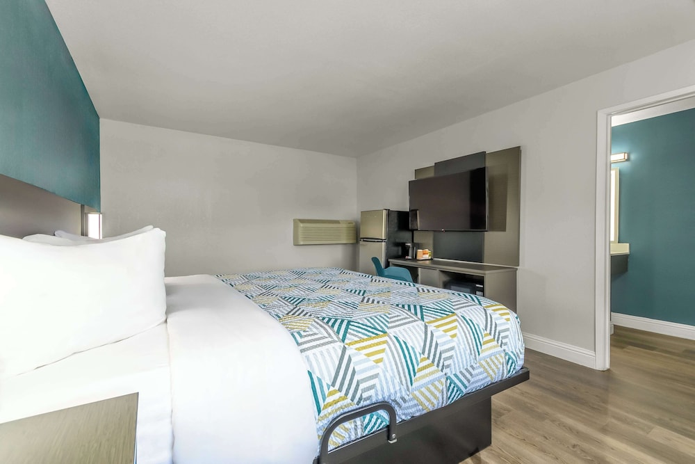 Studio6 Suites Madera, CA - Yosemite 32/51