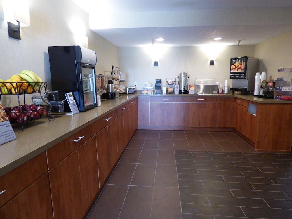 Best Western Norwalk Inn 9/35