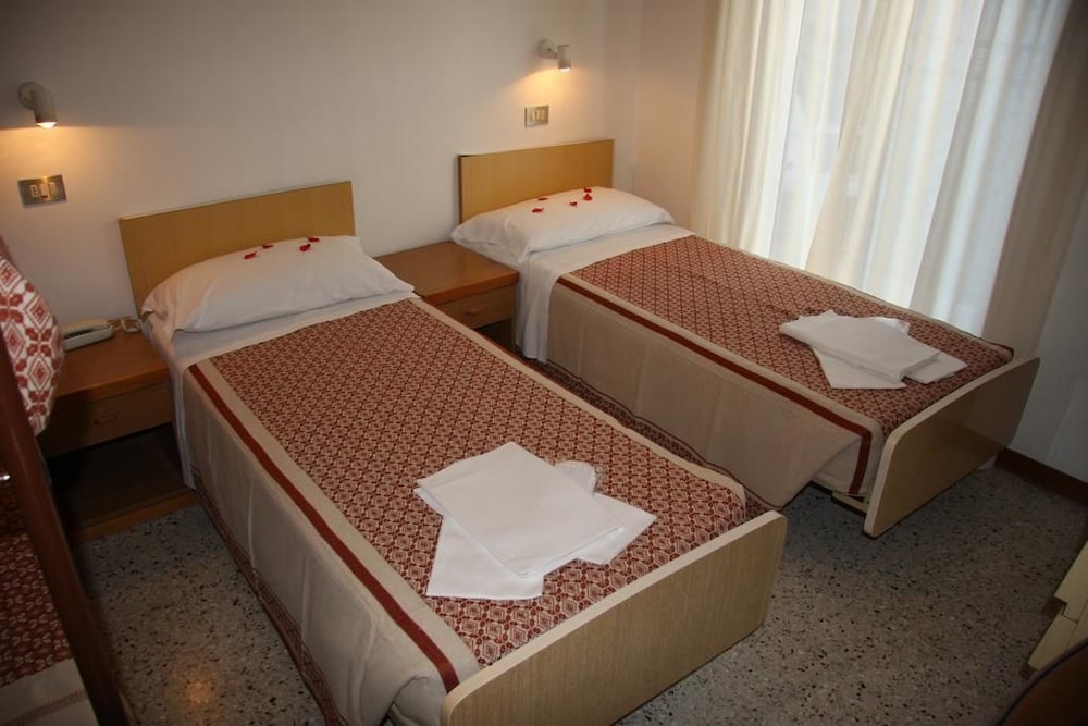 Hotel Cortina 8/19