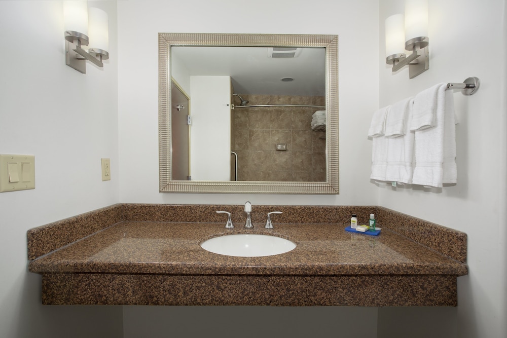 Holiday Inn Express Hotel And Suites Lander 31/50