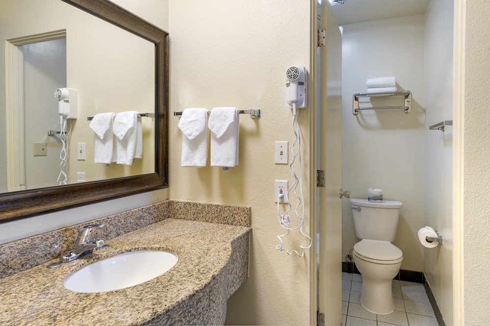 University Inn Suites 50/50