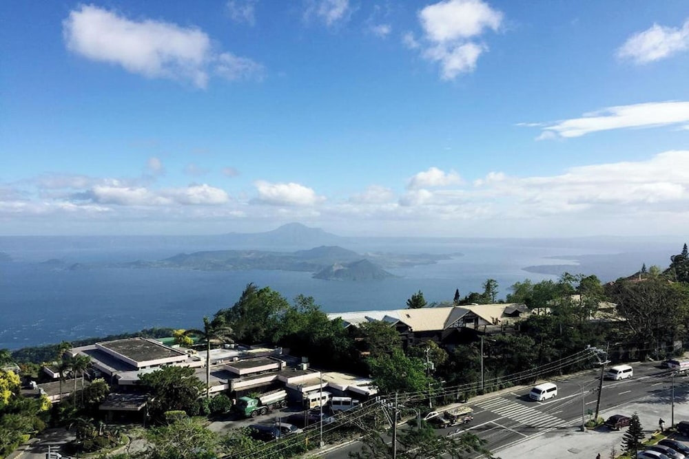 Summit Ridge Tagaytay 69/74