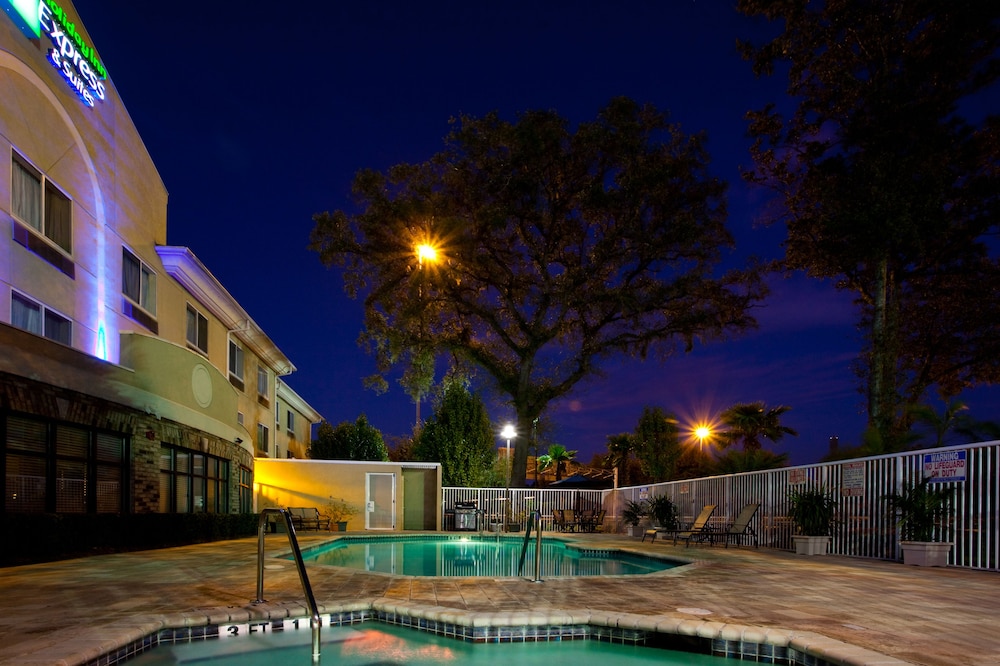 Holiday Inn Express & Suites Jacksonville - Blount Island, an IHG Hotel 12/80