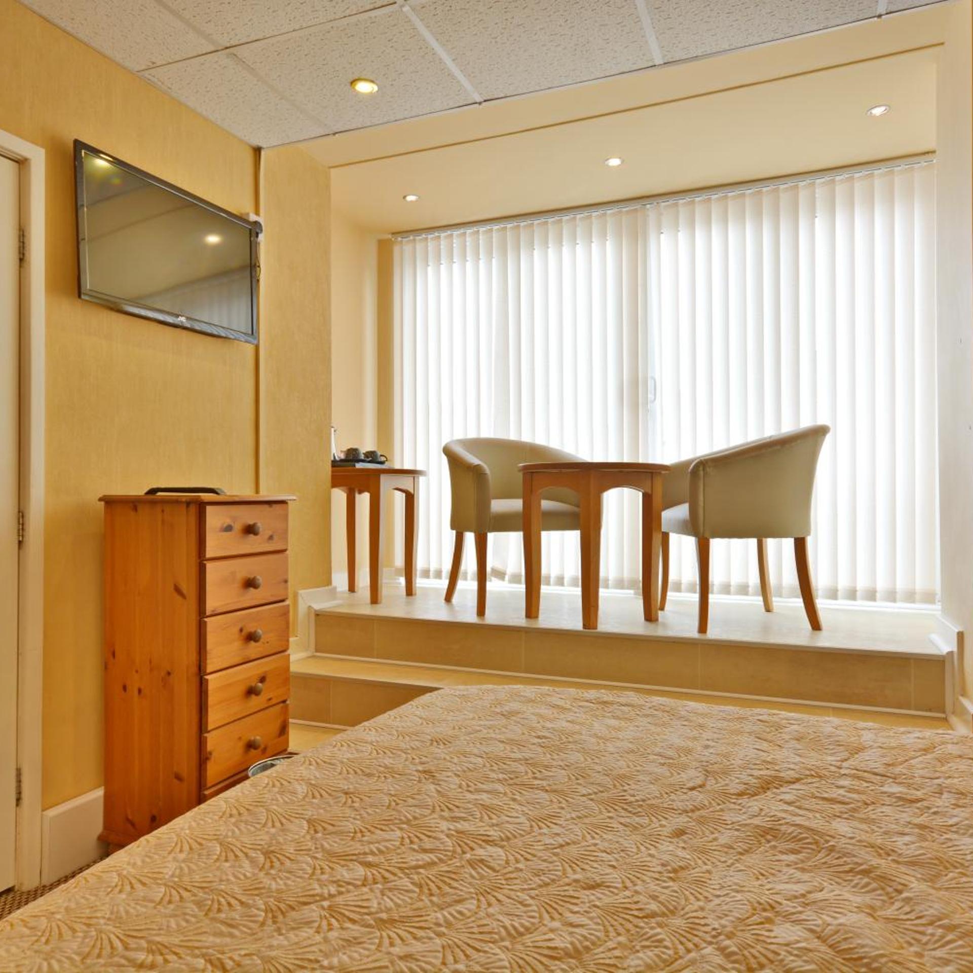 Stuart Hotel 44/54