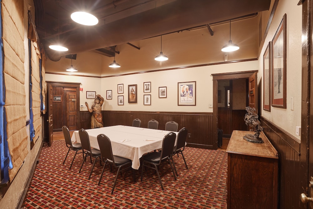 Stockyards Hotel 6/47