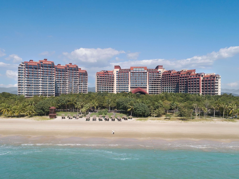 Pullman Oceanview Sanya Bay Resort and Spa 73/76