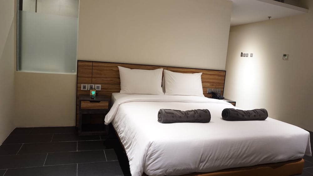 Erian Hotel 8/50