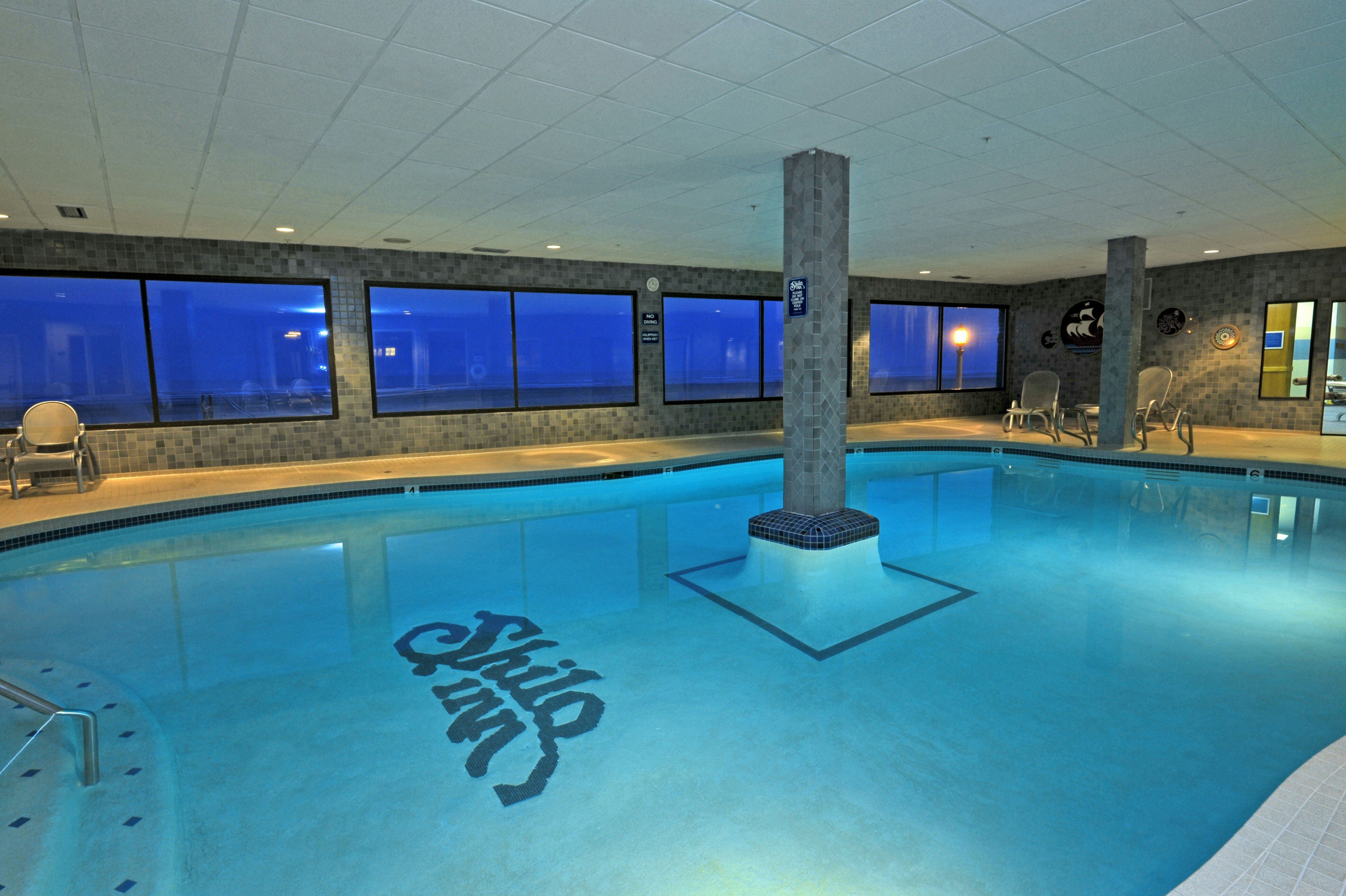 Promenade Inn And Suites Ocean Front 18/28