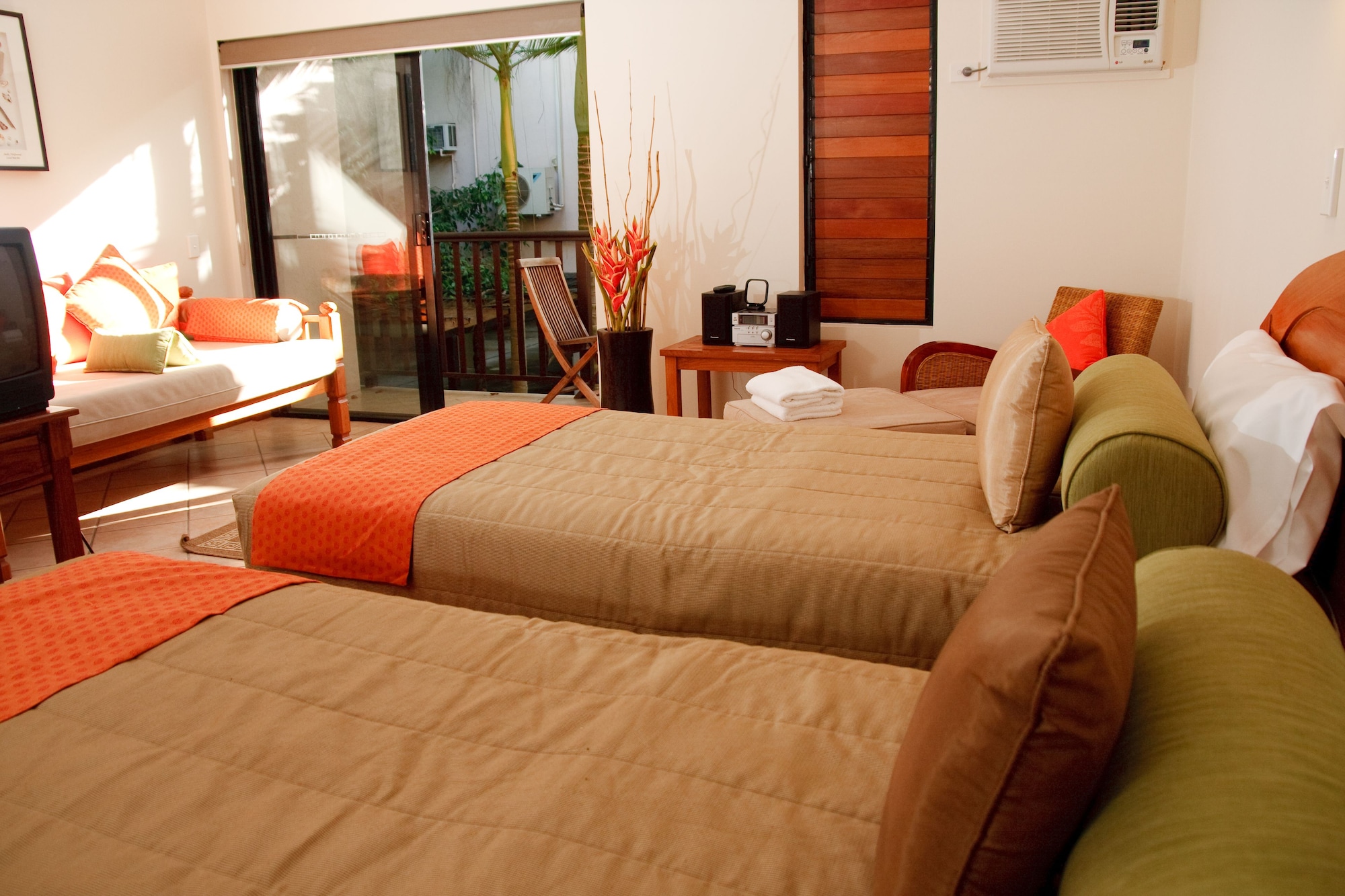 3 BEDROOMS, APARTMENT