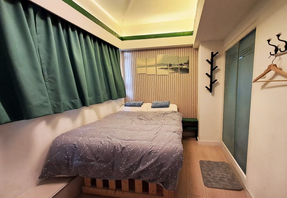 Majestic 7 Guest House 38/66