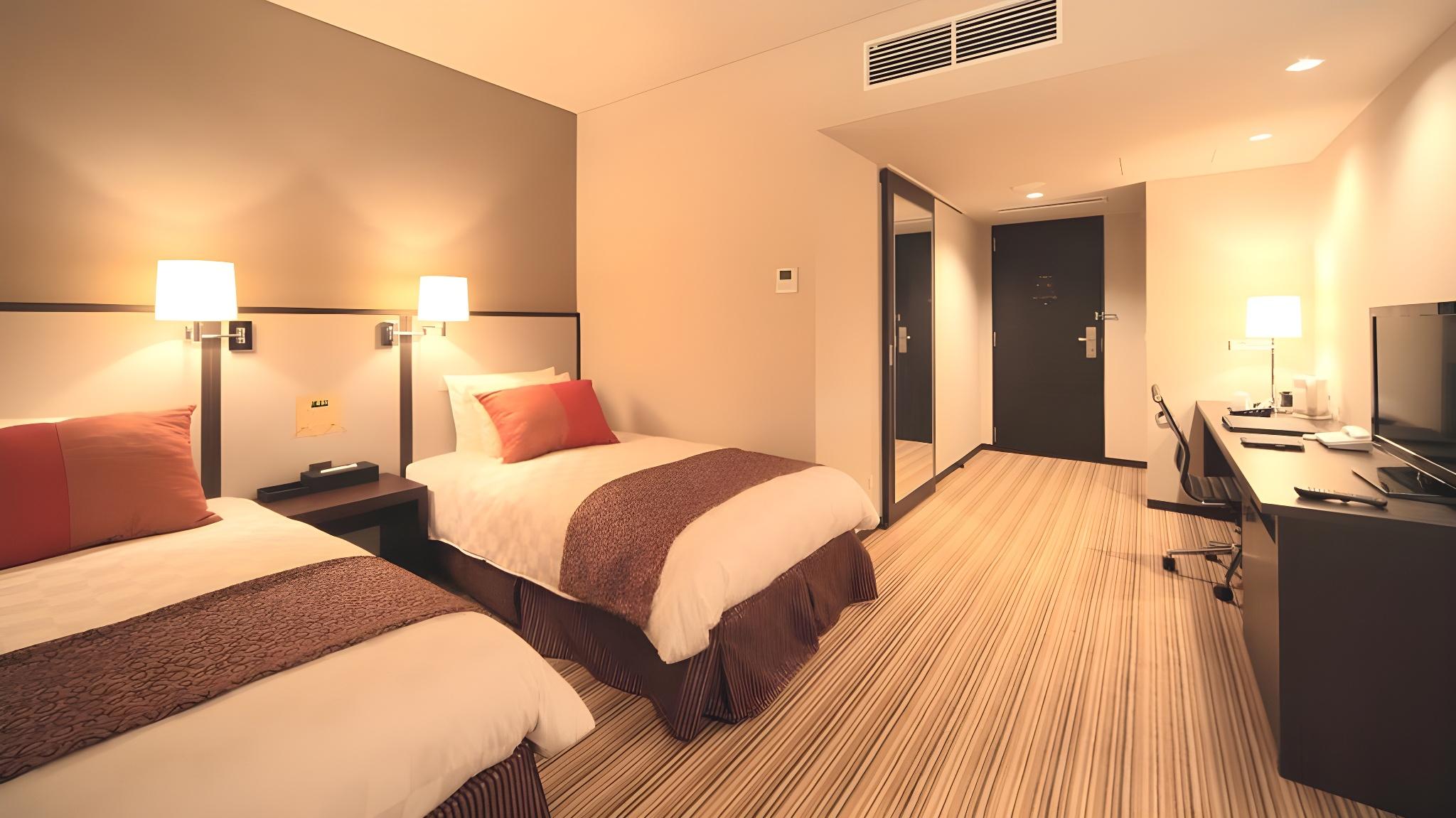 Universal, Standard, Twin Beds