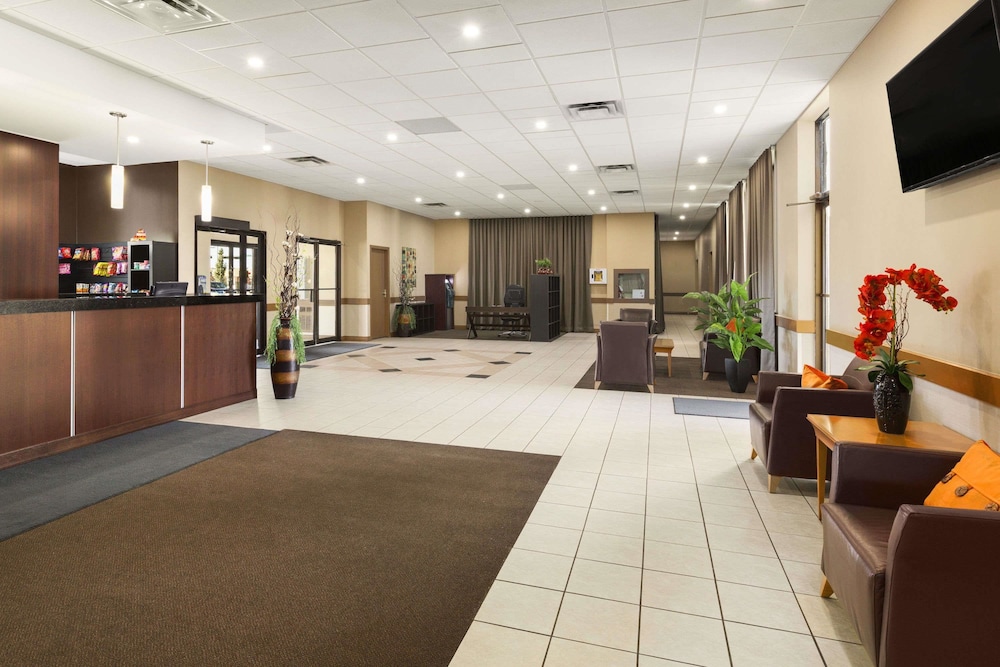 Travelodge by Wyndham Edmonton West 5/53