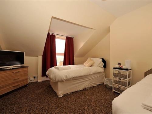 Gail's Guest House 5/7