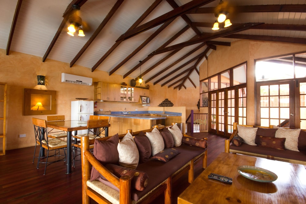 True Blue Bay Resort 43/75