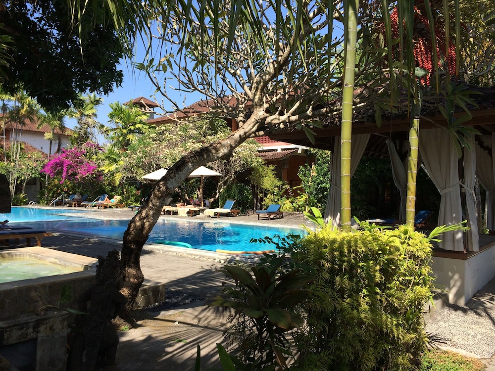 BUMI AYU BUNGALOWS 11/66