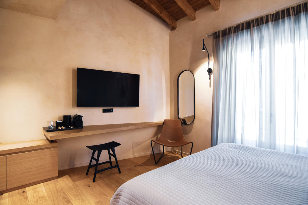 Consolato Boutique Suites 68/94