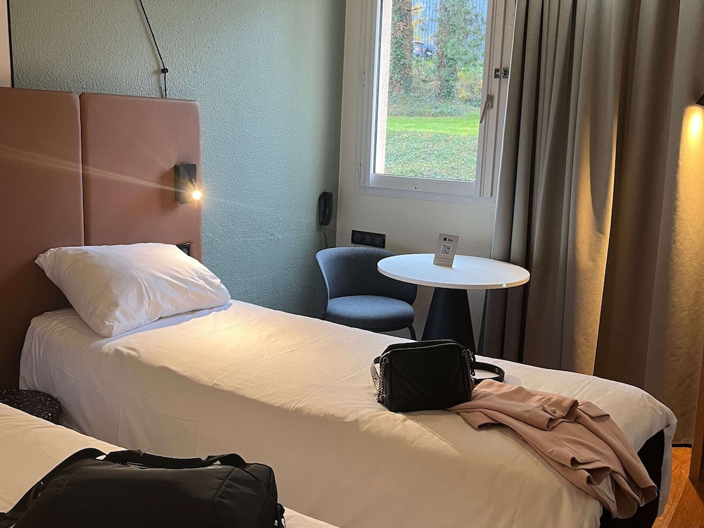 Ibis Avranches Baie Du Mont Saint Michel 17/65