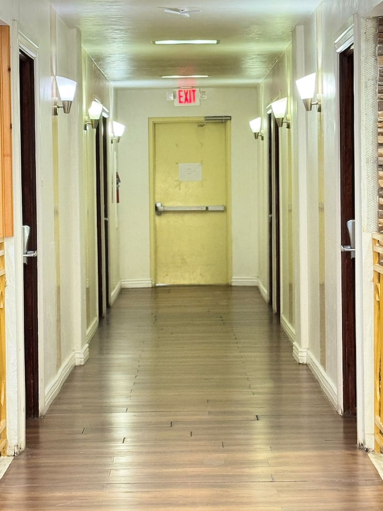 Alien Residence Inn 9/39