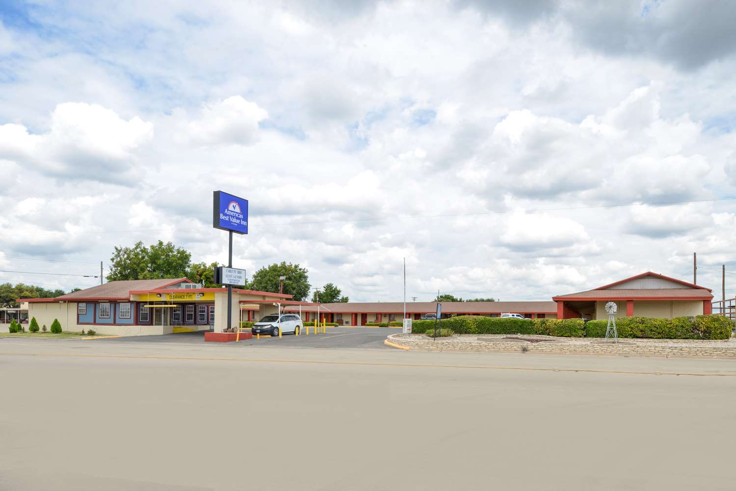 Americas Best Value Inn Ozona 22/22