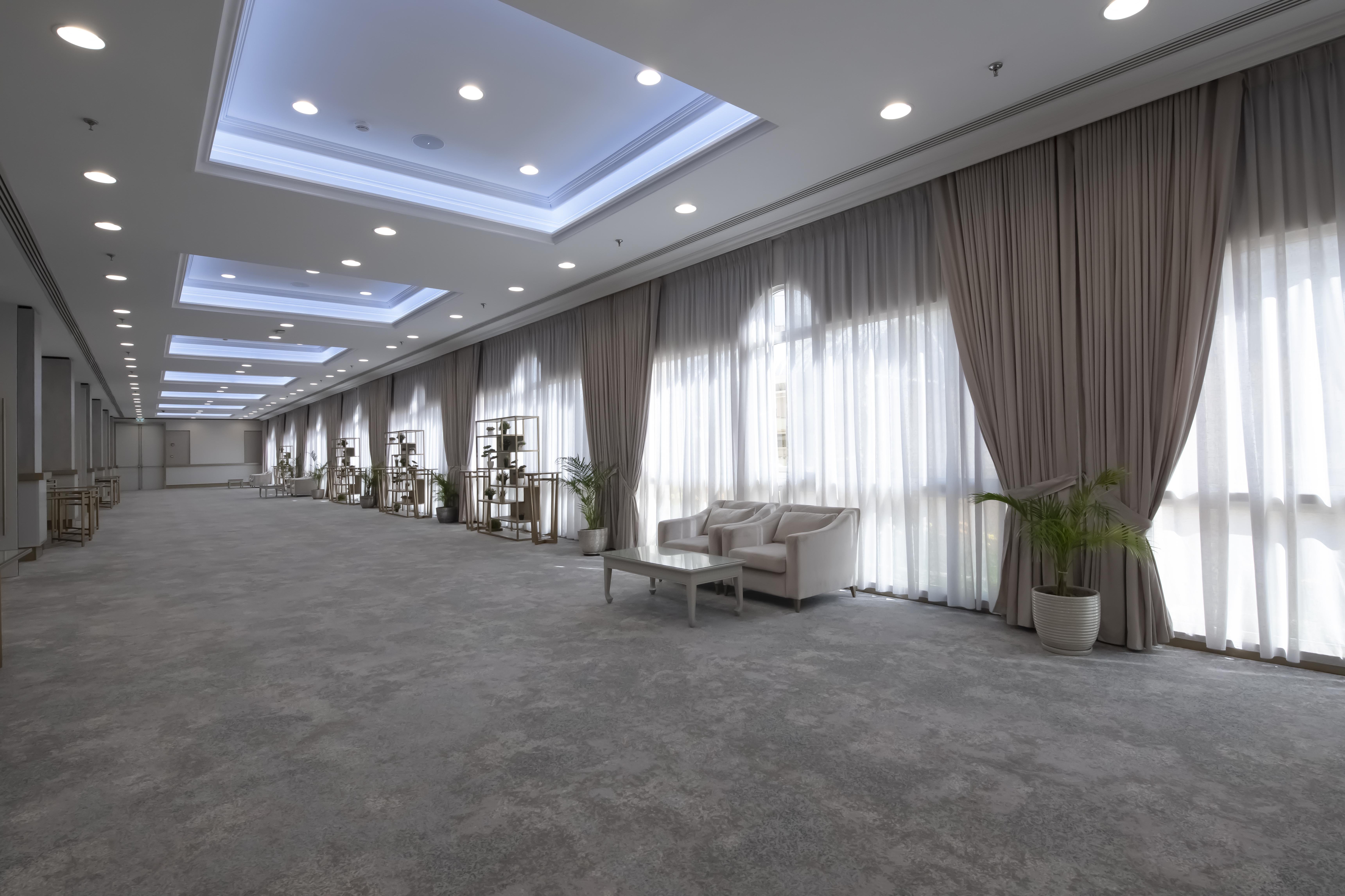 Crowne Plaza Bahrain 72/78