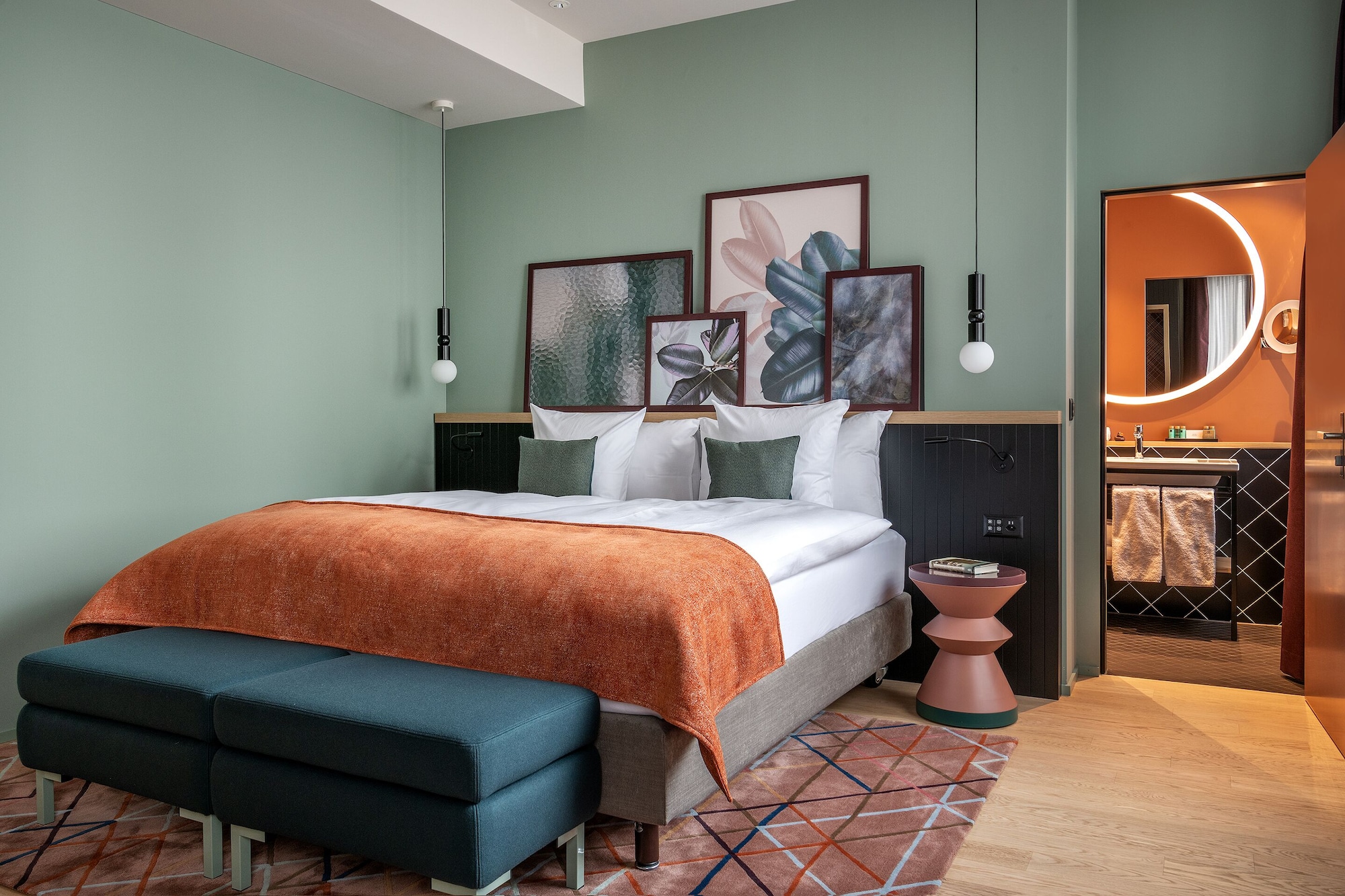SUPERIOR, DOUBLE BED