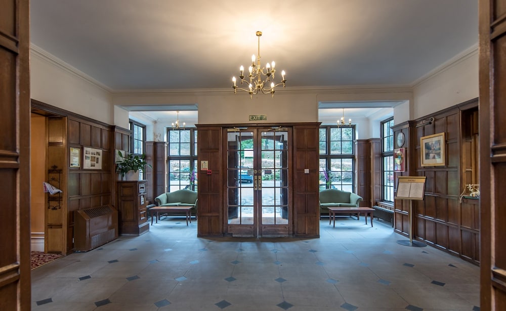 Cumbria Grand Hotel 56/82