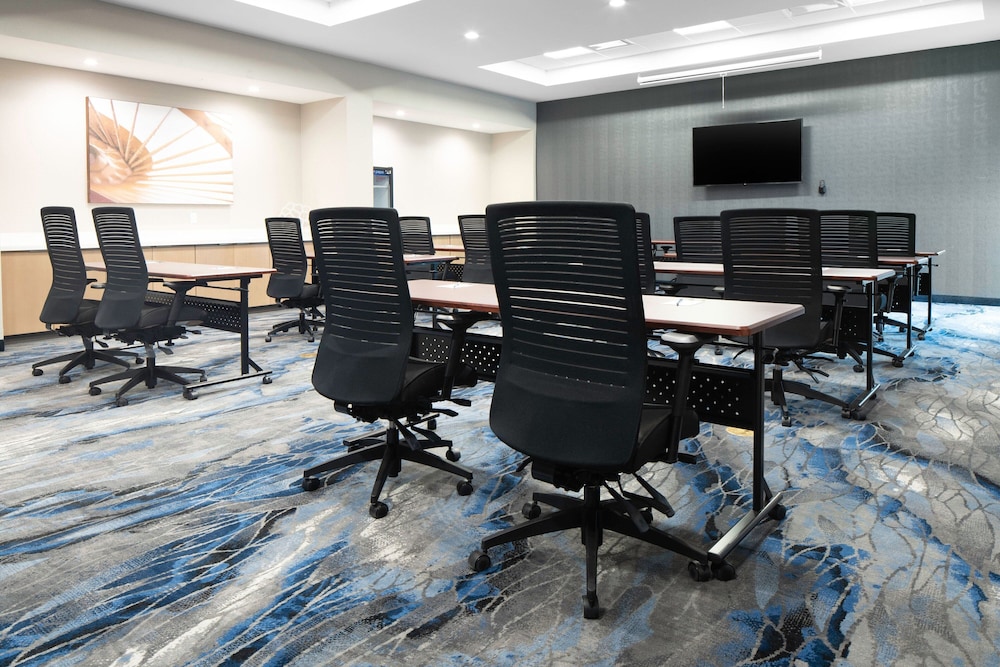 Fairfield Inn & Suites by Marriott Dallas McKinney 15/23