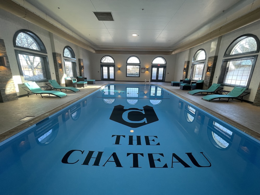 The Chateau Hotel And Conference Center 28/53