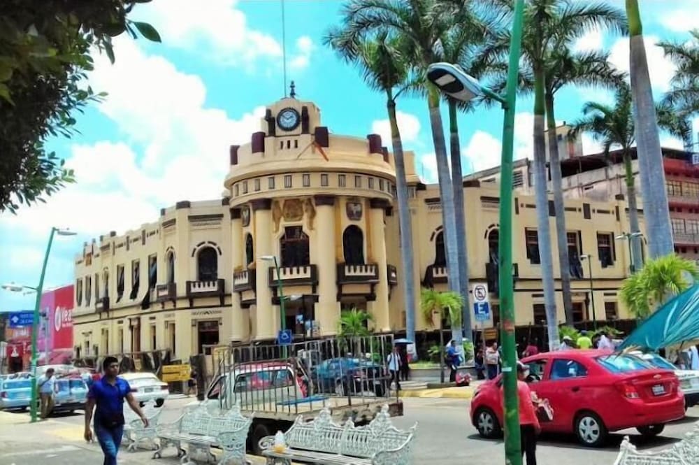 Hotel Cervantino 42/50