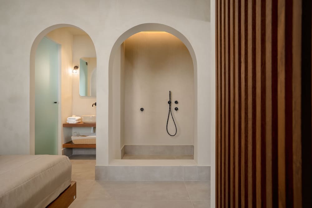 Polis of Naxos Stylish Suites 44/45