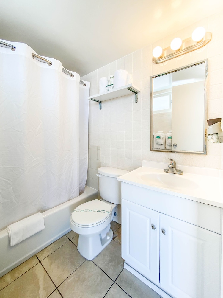 Efficiency, 2 Double Beds, Ocean Front