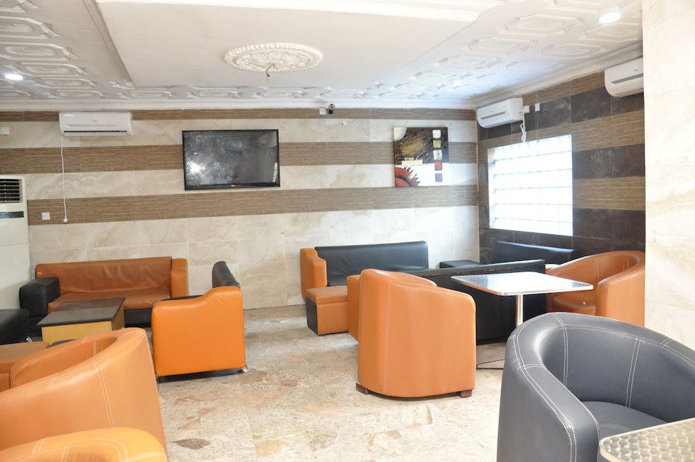 Inglesias Suites 20/25