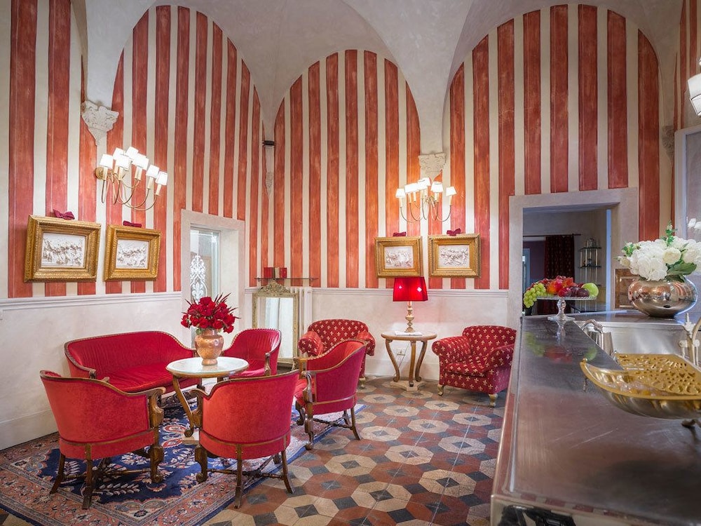 Palazzo Dal Borgo 55/58