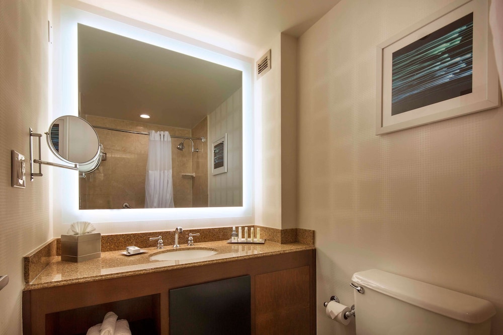 Doubletree By Hilton Newark Fremont 34/76