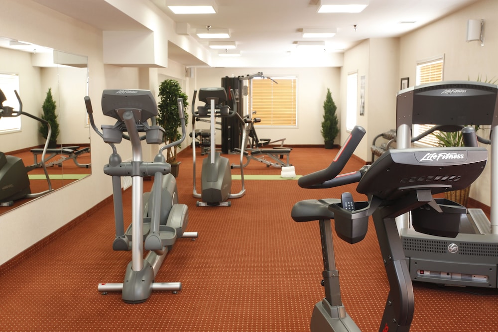 Pomeroy Inn Suites Fort St John 16/28