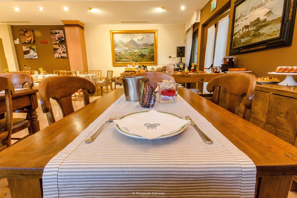 Paradise Hotel and Wellness 38/49