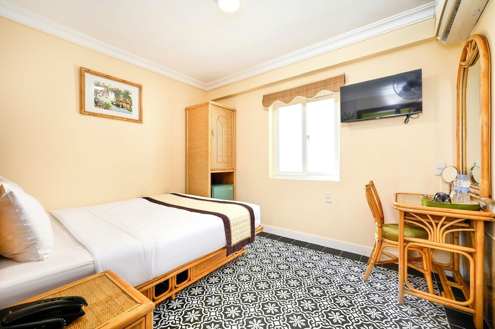 Spring House Hotel 10/64