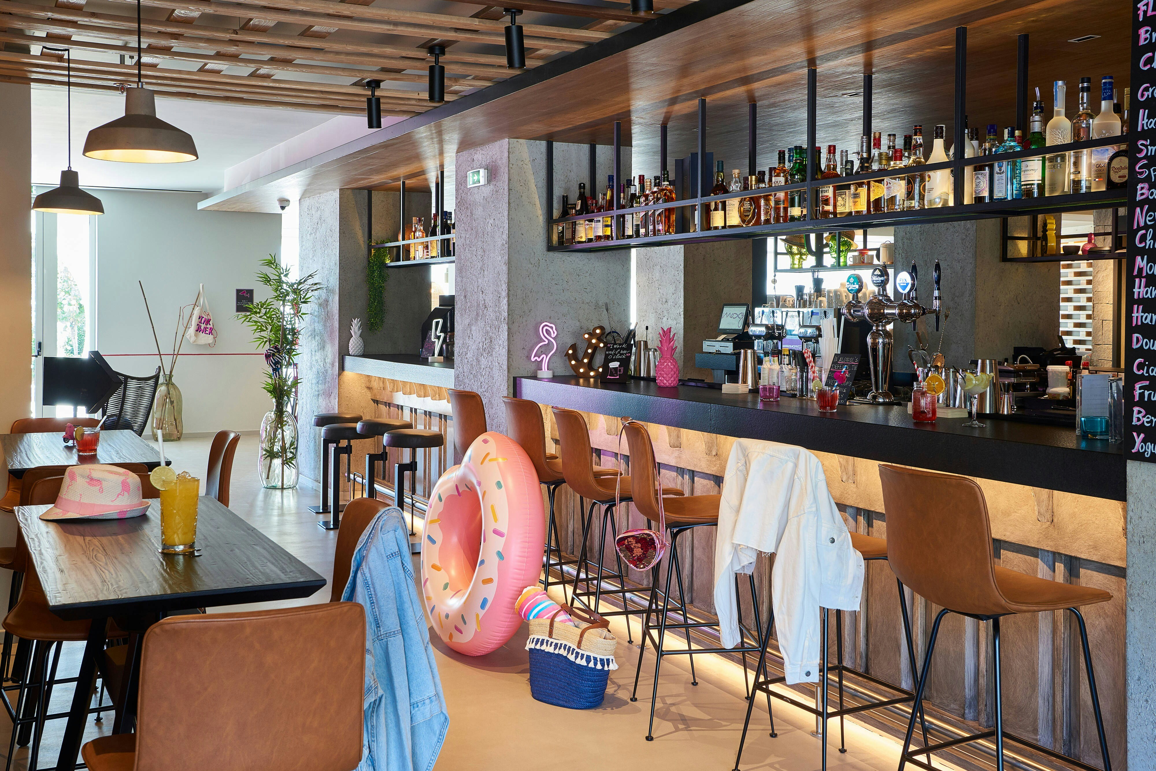 Moxy Patra Marina 19/30