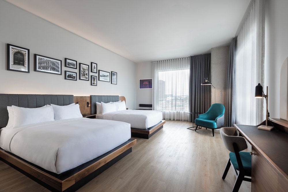 Hyatt Centric Montreal 6/39