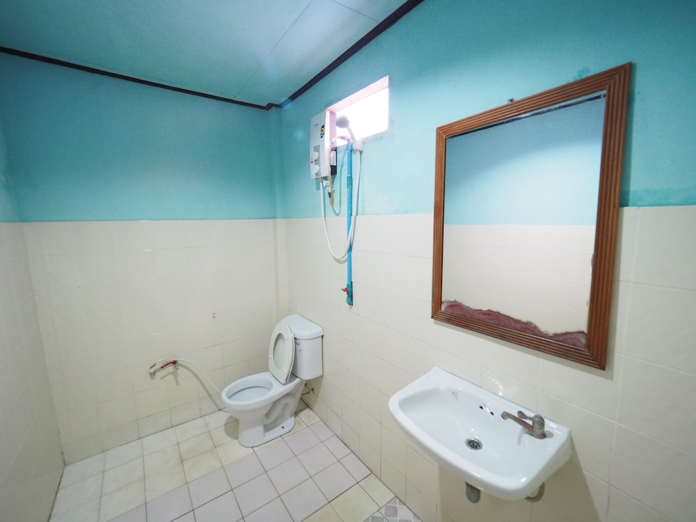 Lanta Darawadee Resort 50/50